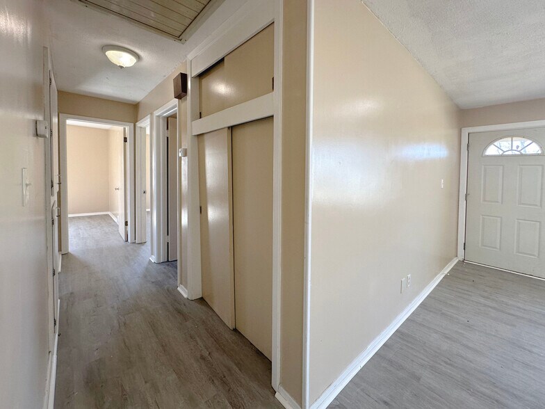 Building Photo - 1119 N Atherton Rd