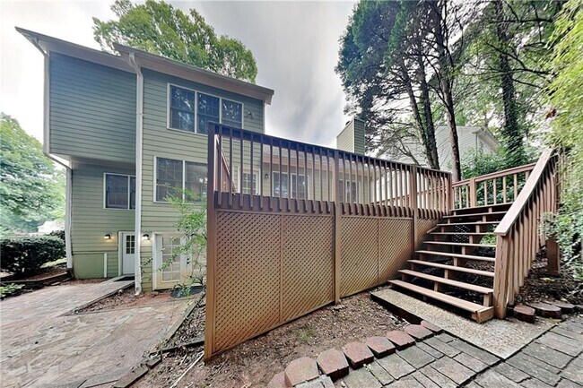 Building Photo - 772 Rockfount Way