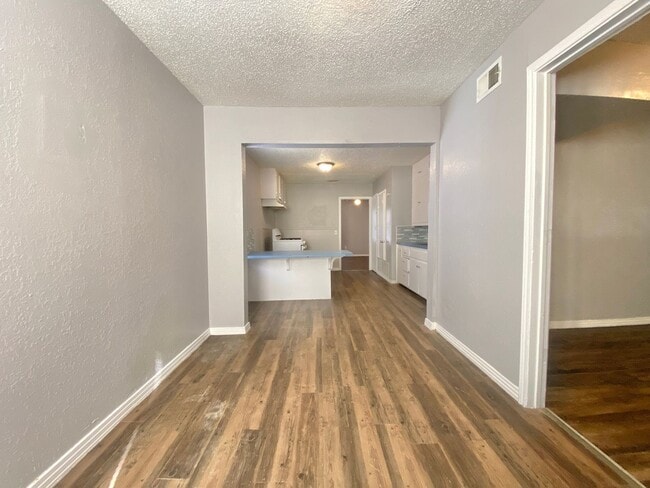 Building Photo - Great rental now available near Texas Tech University and UMC.