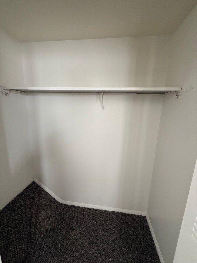 Building Photo - Spacious 2-Bedroom Townhome – Move-In Ready!