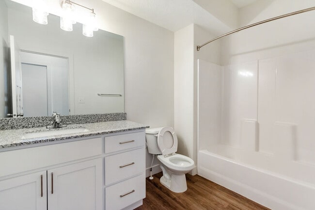 Building Photo - Redhawk Rentals