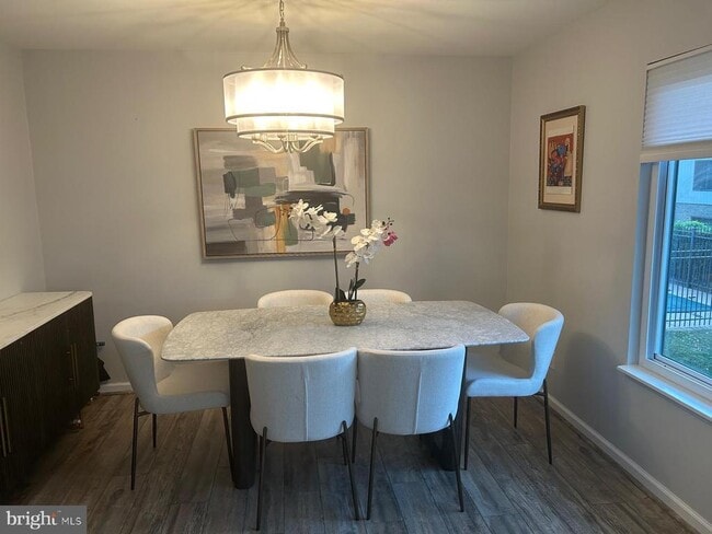 Building Photo - 1805 Westwind Way