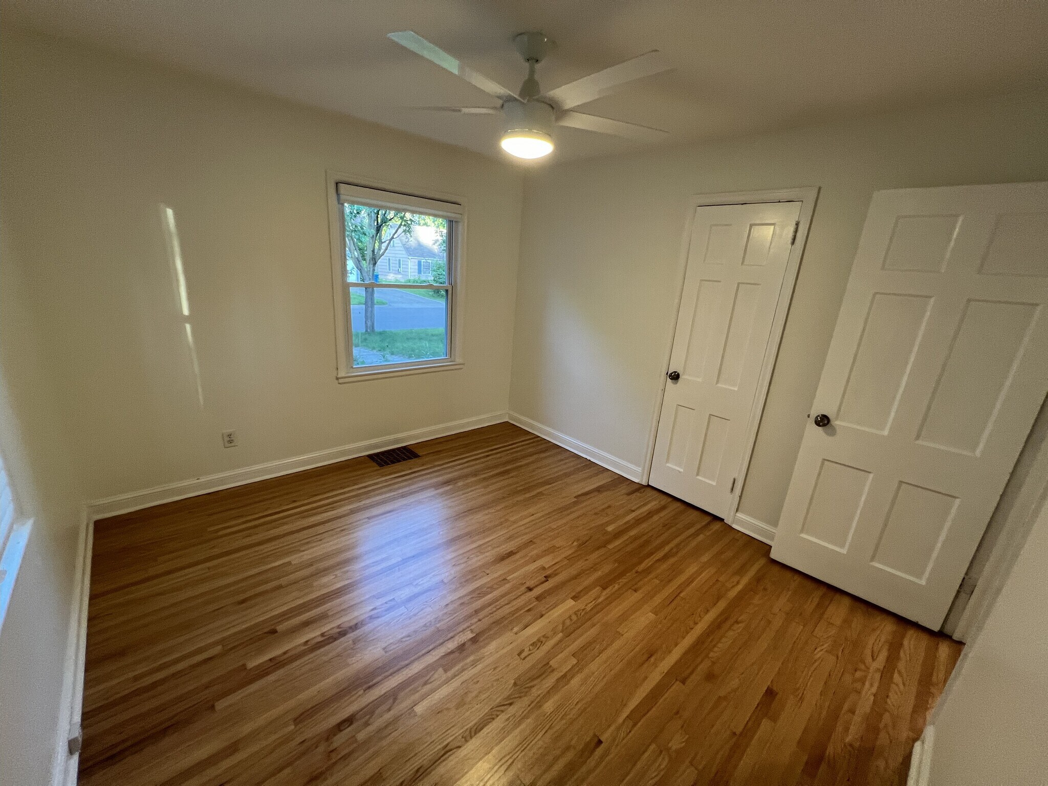 Building Photo - 7314 James Ave S