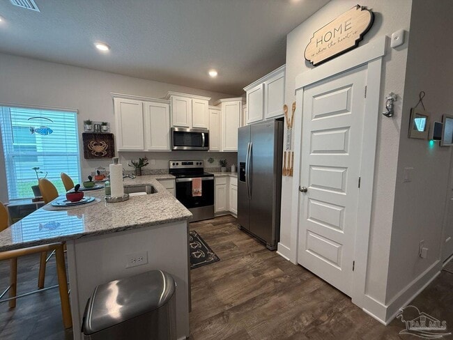 Building Photo - 1543 Iroquois Ct