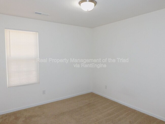 Building Photo - 1405 Asher Downs Dr