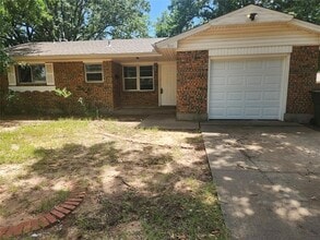 Building Photo - 500 Clearview Dr