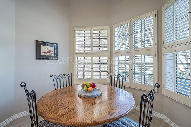 Building Photo - 10527 E Fanfol Ln