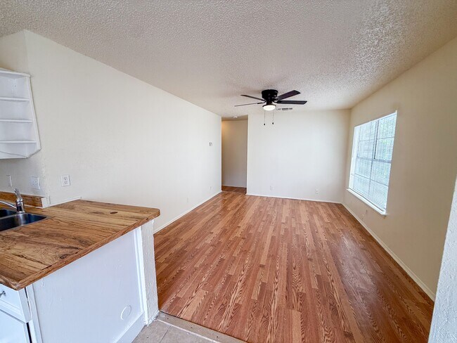 Building Photo - 4047 Indian Sunrise