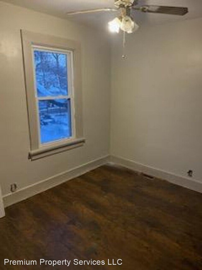 Building Photo - 3 br, 1 bath House - 1121 Oak Street