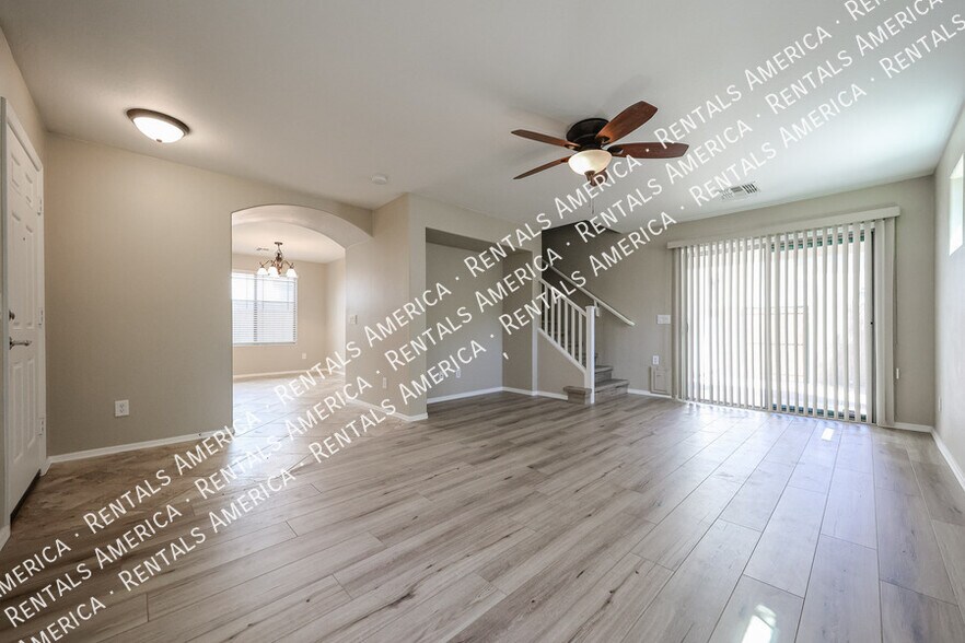 Building Photo - 2472 E Boston St