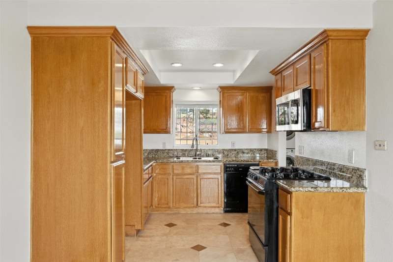 Building Photo - 1152 W 24th St