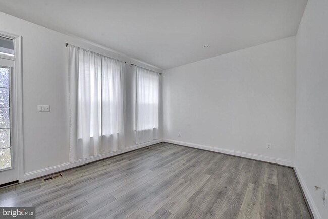 Building Photo - 1103 Grady Ct