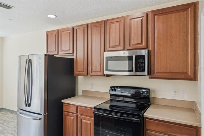 Building Photo - 6215 S Chickasaw Trail