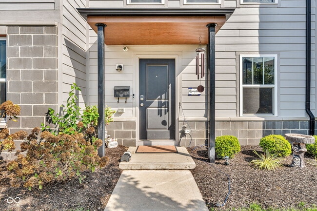 Building Photo - 315 Steeples Blvd