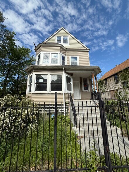 Building Photo - 7006 S Normal Blvd