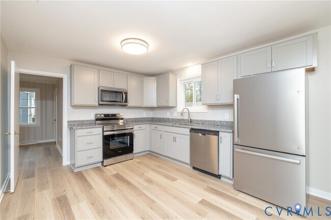 Building Photo - 609 Willomett Ave