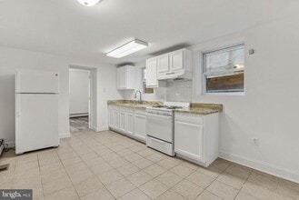 Building Photo - 1124 S 15th St