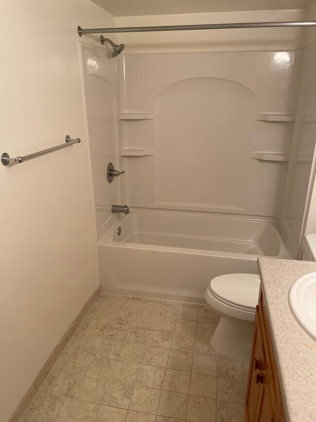 Bathroom - 2118 Pauline Blvd