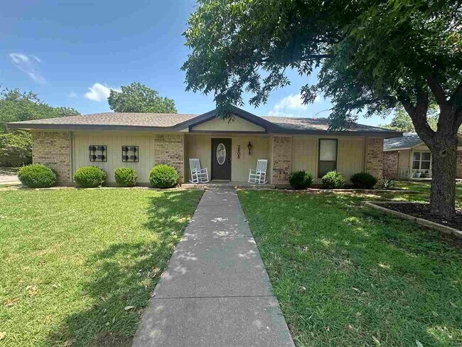 Primary Photo - 2808 Ecleto Blvd