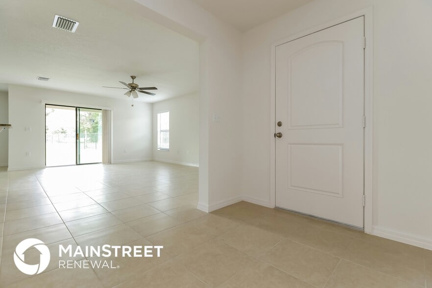 Building Photo - 8245 Silverbell Loop