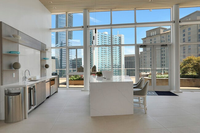 Building Photo - 3325 Piedmont Rd NE