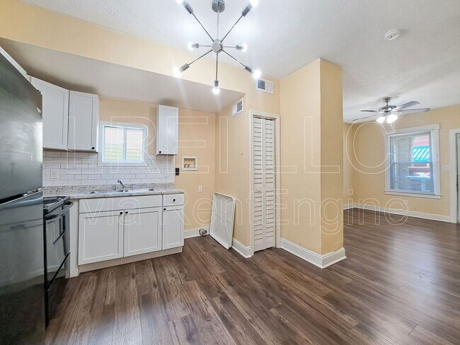 Building Photo - 2751 Alford Ave