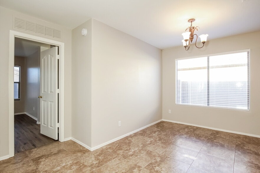 Building Photo - 43680 Bedford Dr