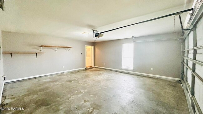 Building Photo - 18012 Woodhaven Dr