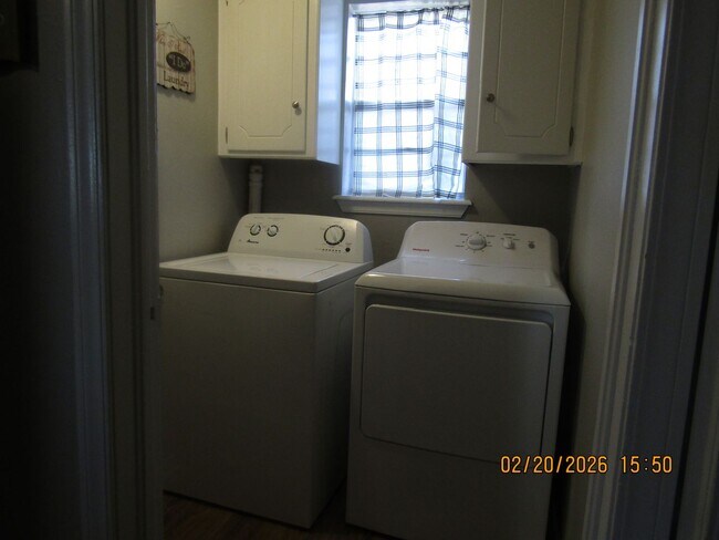 Building Photo - Great Home located close to Eisenhower Schools