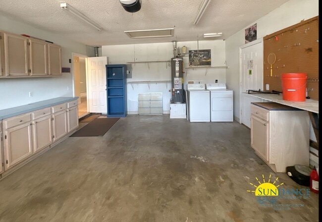 Building Photo - 451 Forest Glen Pl