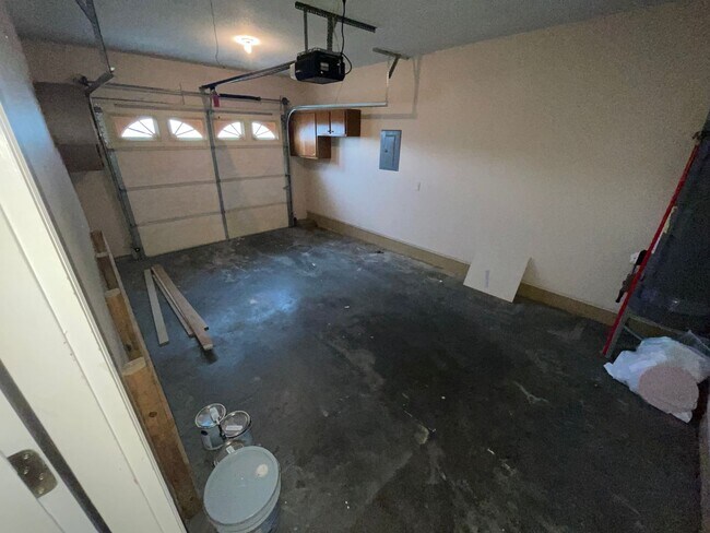 Building Photo - 213 Timbercreek Way