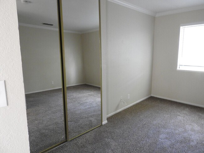 Building Photo - 3008 Swallows Nest Dr