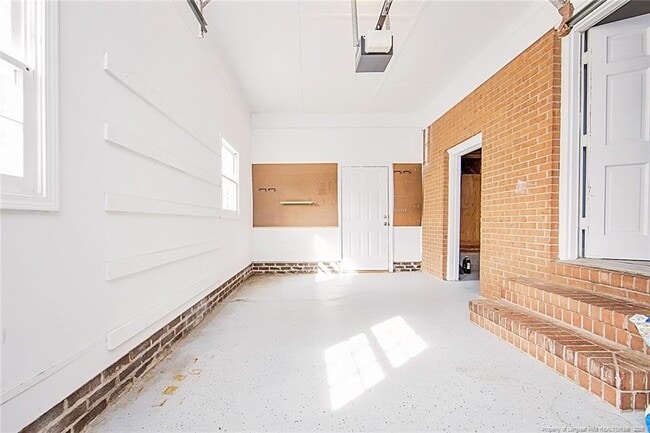 Building Photo - 7059 Darnell St