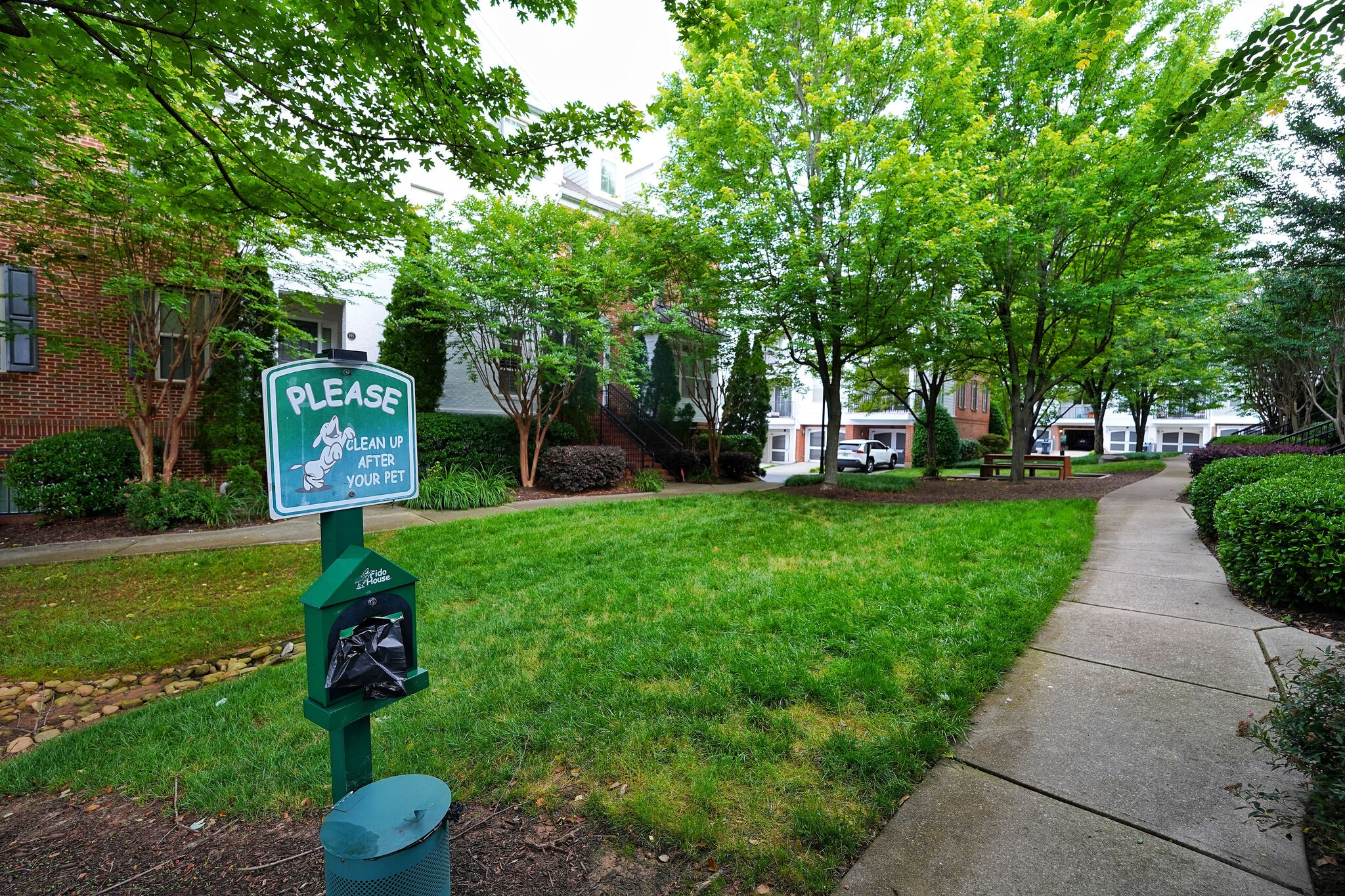 Building Photo - 307 Le Gran Bnd