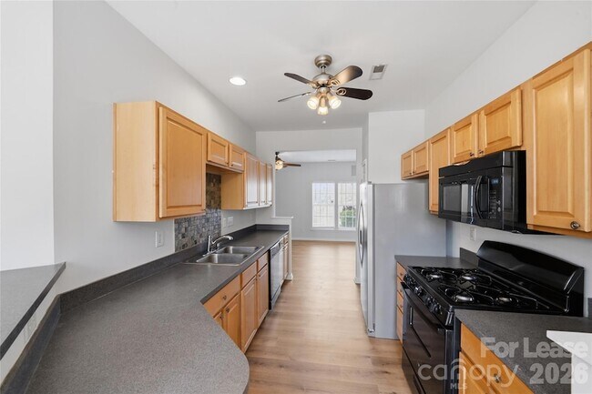 Building Photo - 4957 Sunburst Ln