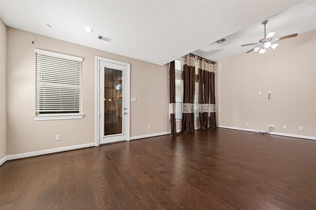 Building Photo - 3002 Overbrook Meadow Ln