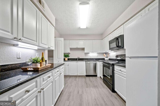 Building Photo - 705 Beaufort Cir