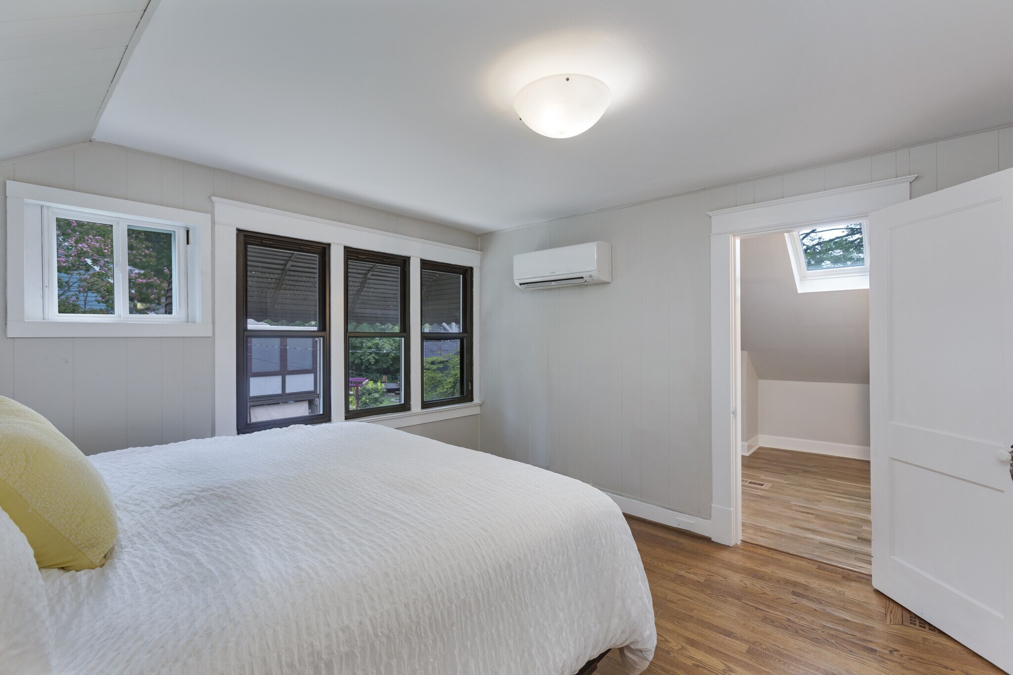 Building Photo - 3008 Blakemore Ave