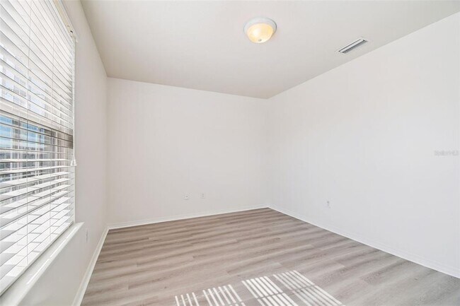 Building Photo - 4925 White Sanderling Ct