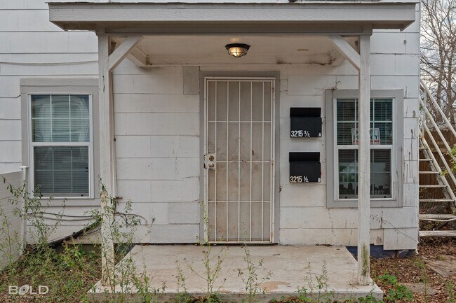 Building Photo - 1-Penick 1/2 A St