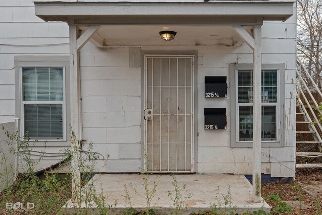 Building Photo - 3215 Penick St