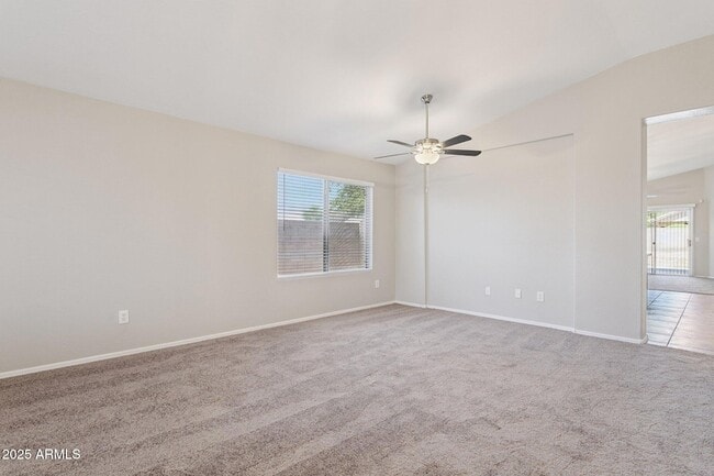 Building Photo - 1556 N Rockwell Ct