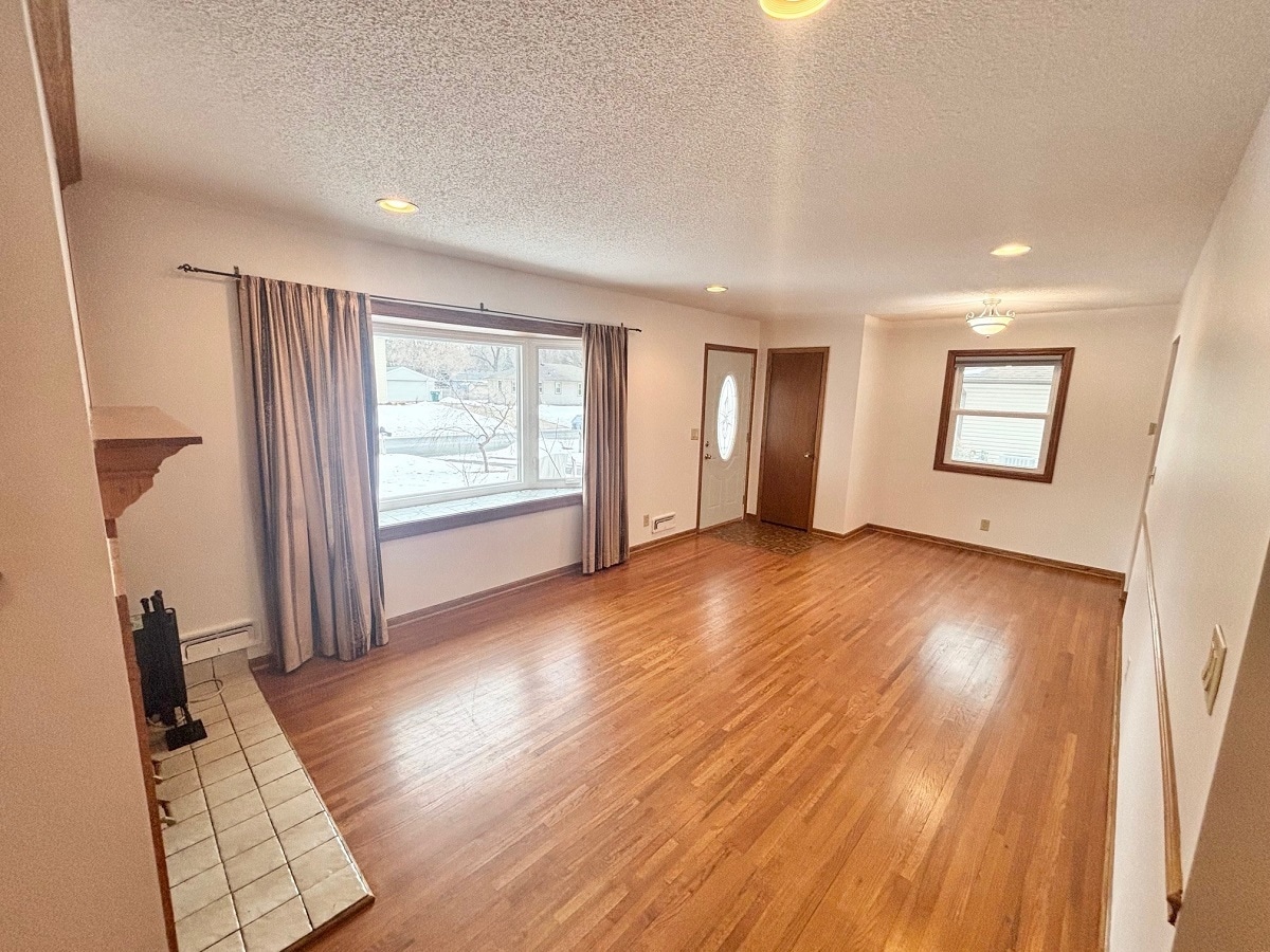 Building Photo - 10450 Washington Blvd NE