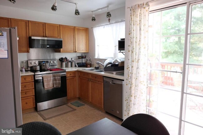 Building Photo - 14134 Autumn Cir