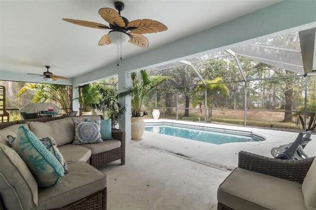 Building Photo - 1728 Kadashow Ave