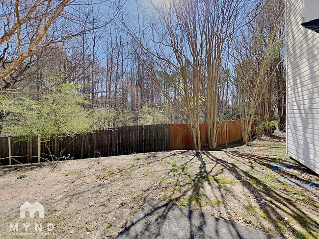 Building Photo - 1557 Silver Ridge Dr SW