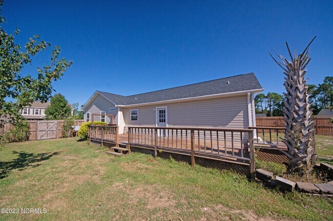 Building Photo - 211 Michel Ct