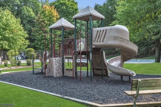 Building Photo - 51 Brookside Ln