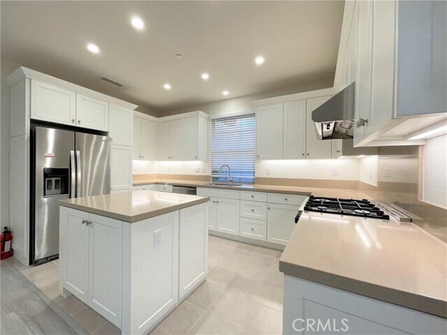 Building Photo - 119 Messenger