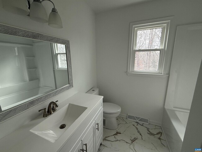 Building Photo - 1664 Redington Ln